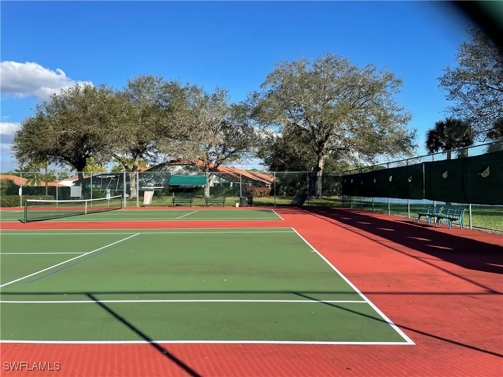 685 Windsor Square Naples FL 34104