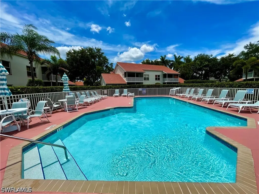 685 Windsor Square Naples FL 34104