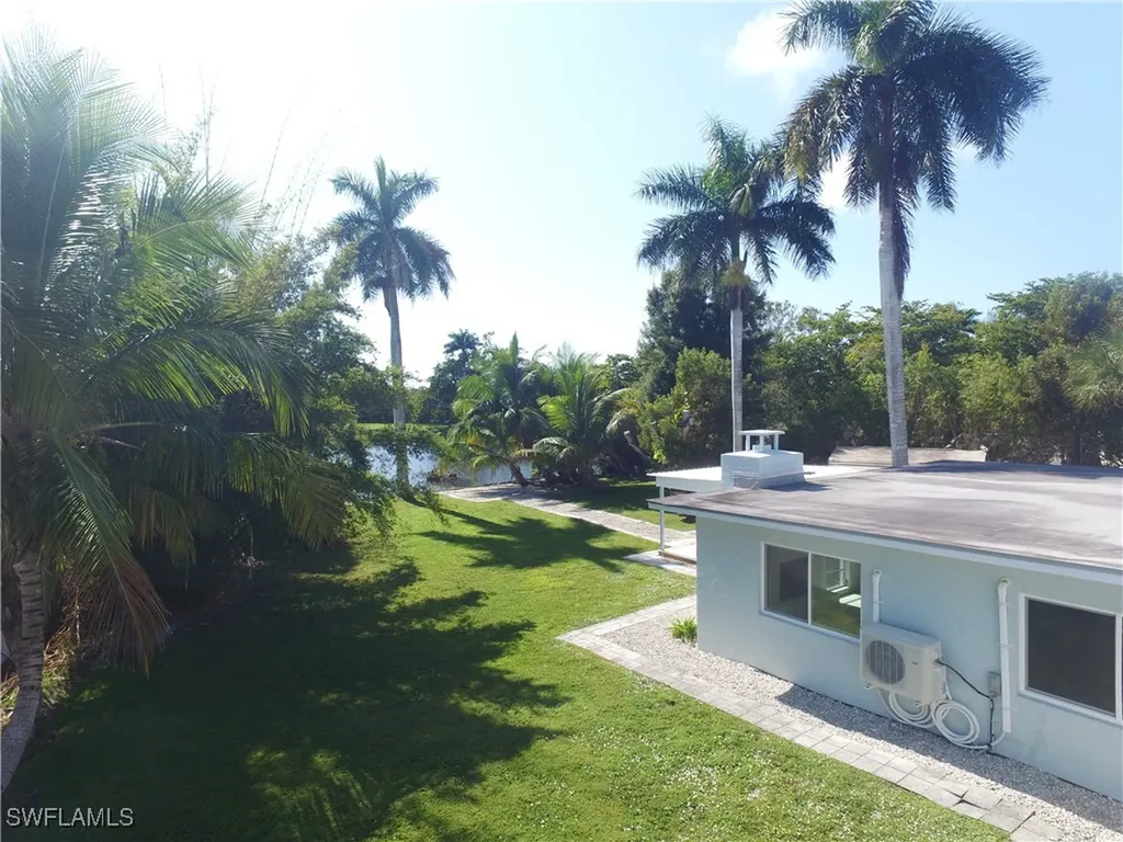 22 Constitution Drive Naples FL 34112
