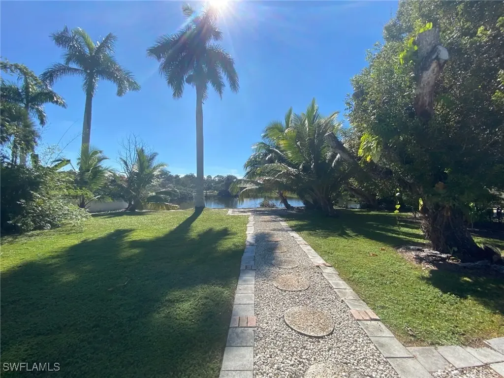 22 Constitution Drive Naples FL 34112