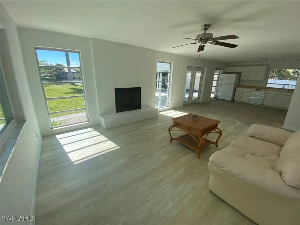 22 Constitution Drive Naples FL 34112
