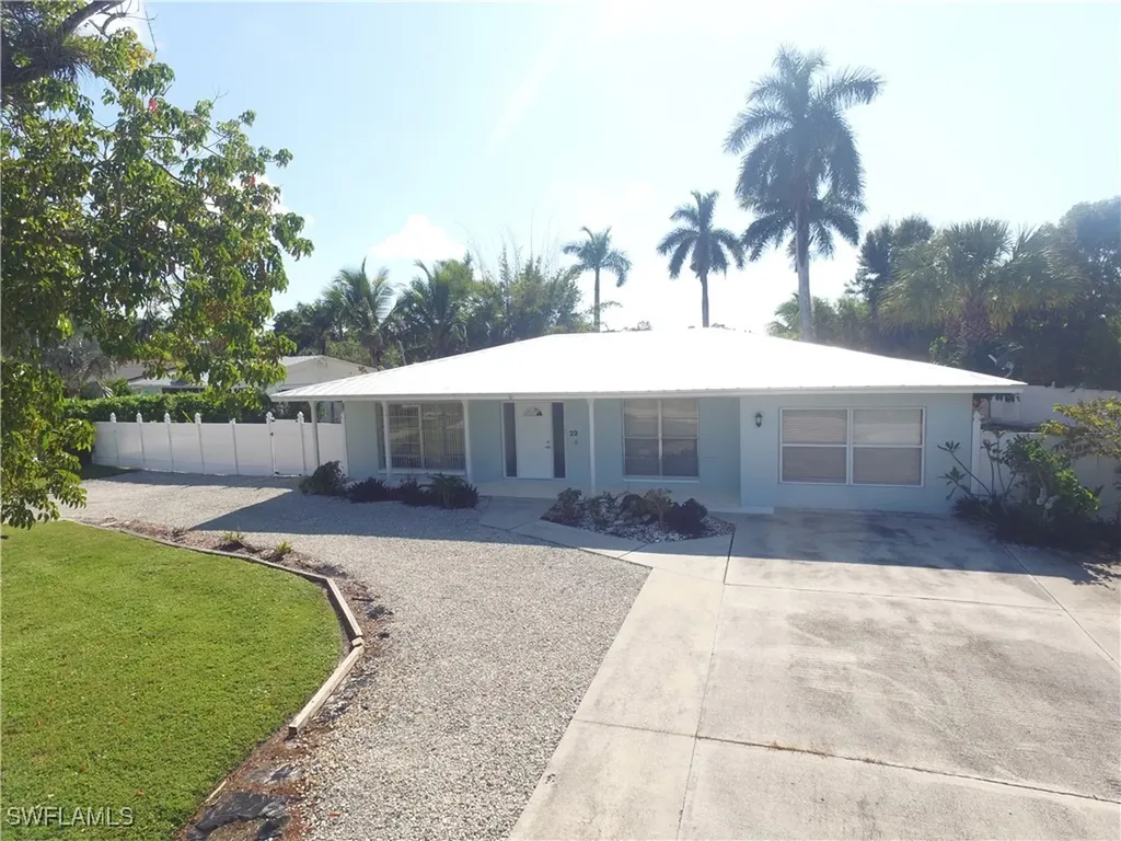 22 Constitution Drive Naples FL 34112