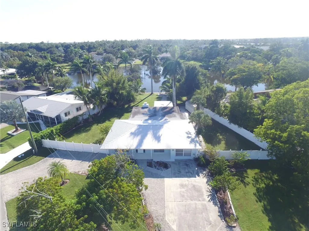 22 Constitution Drive Naples FL 34112