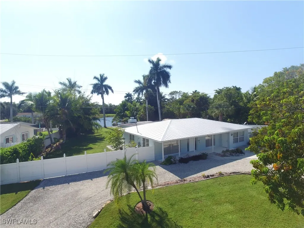 22 Constitution Drive Naples FL 34112