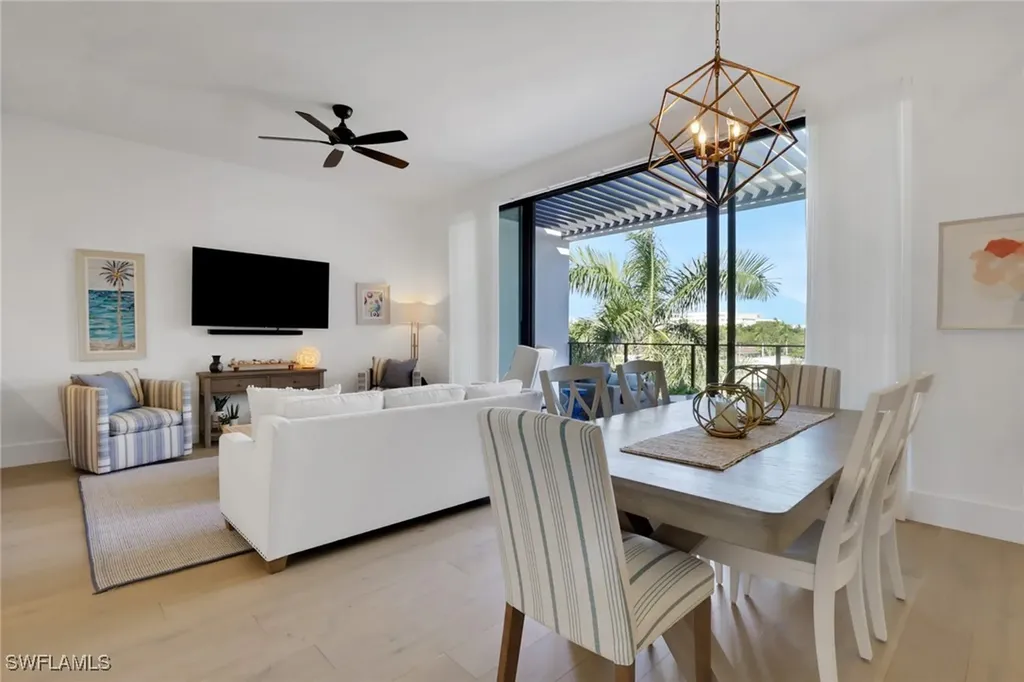 850 Central Naples FL 34102