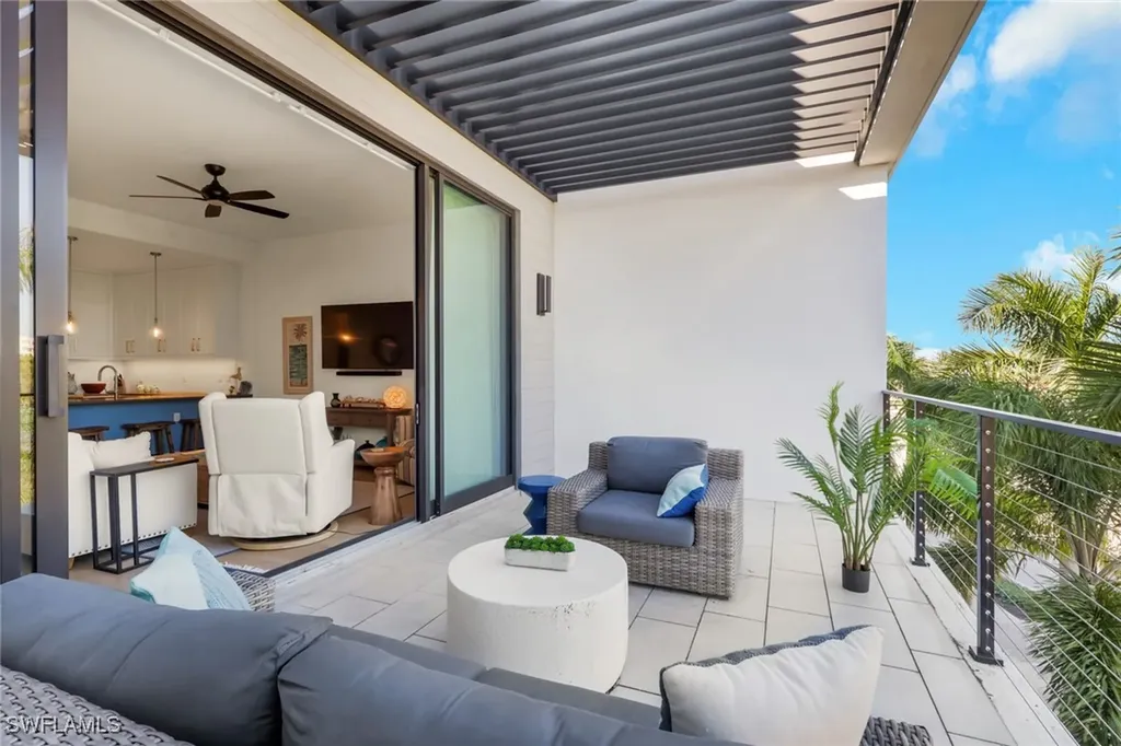 850 Central Naples FL 34102