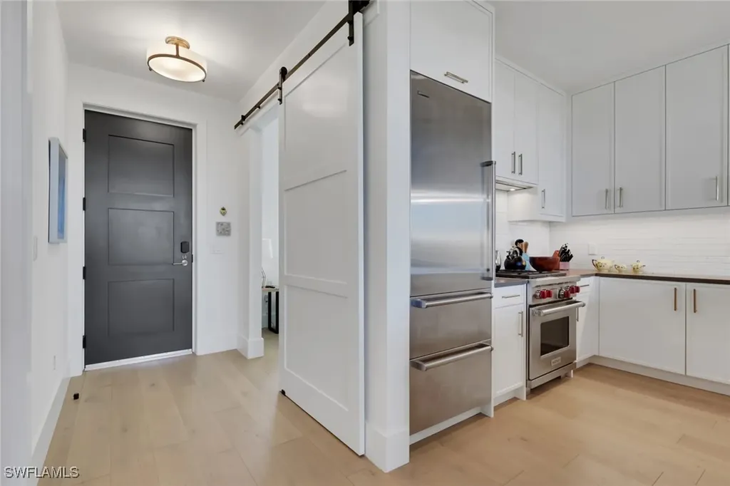 850 Central Naples FL 34102