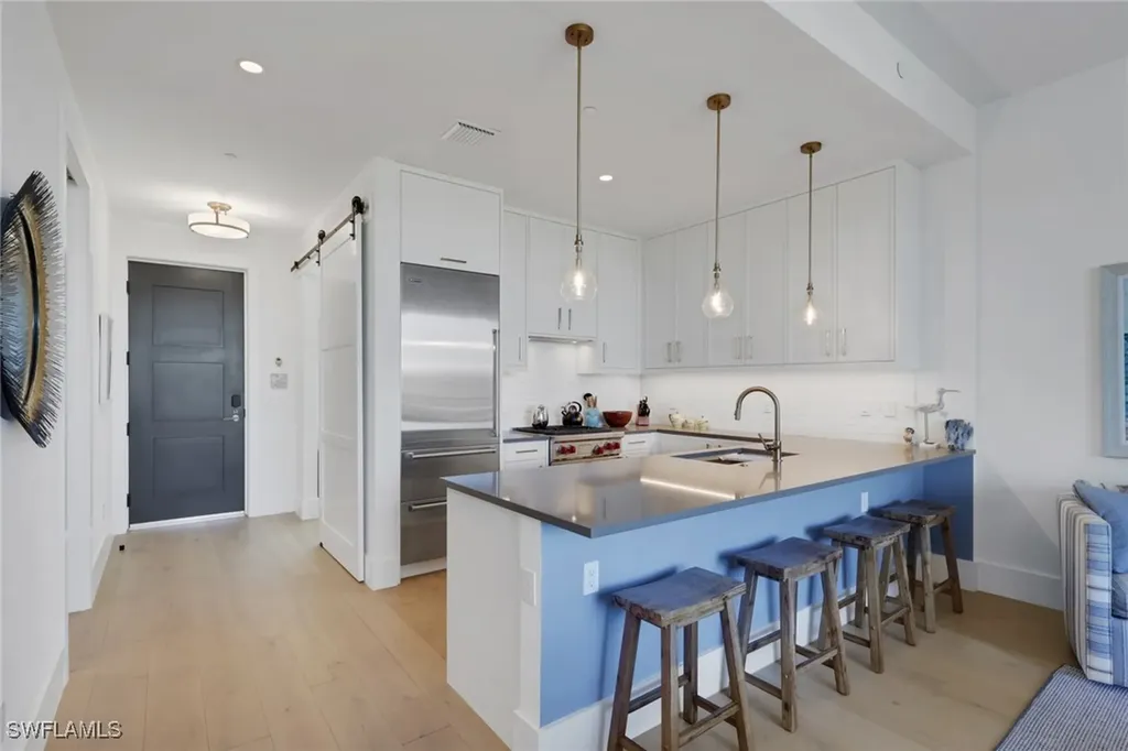 850 Central Naples FL 34102
