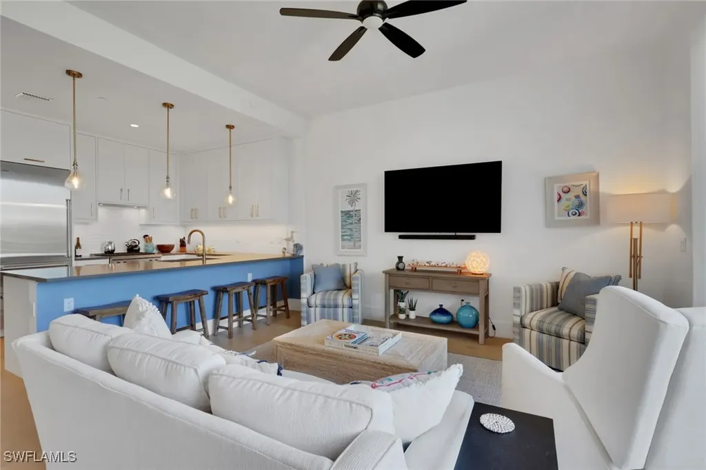 850 Central Naples FL 34102