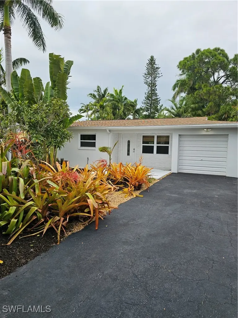 1235 Rordon Avenue Naples FL 34103