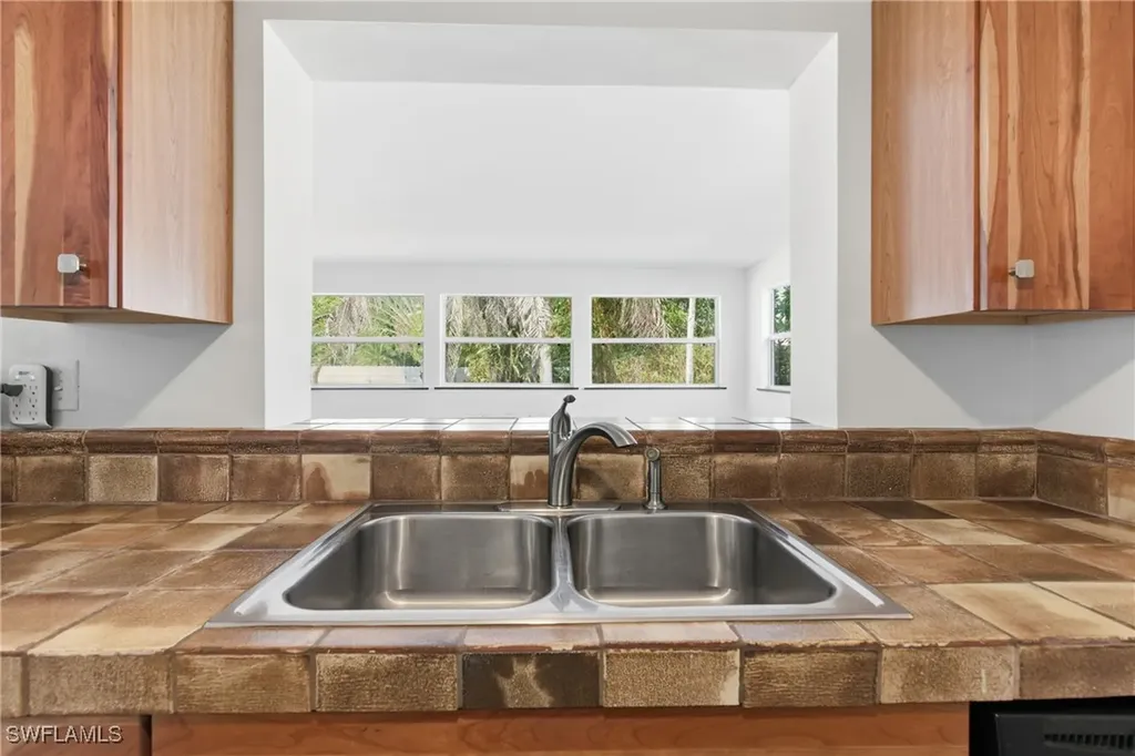 1235 Rordon Avenue Naples FL 34103