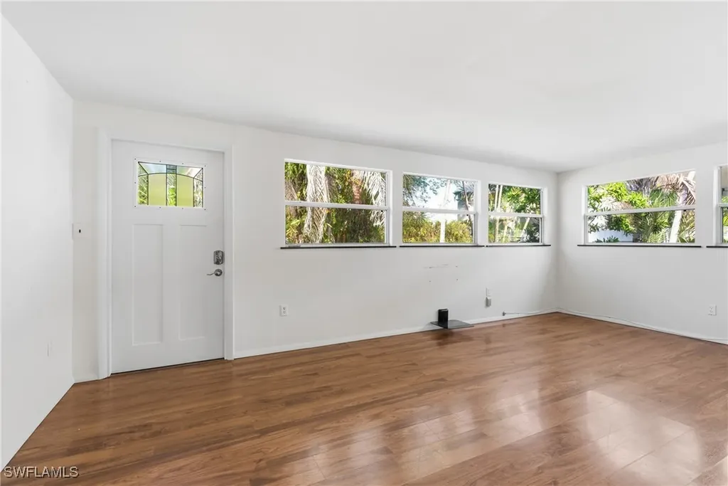 1235 Rordon Avenue Naples FL 34103