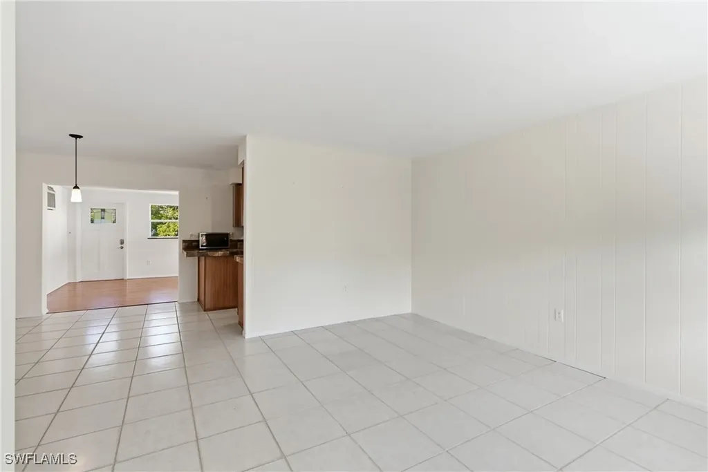1235 Rordon Avenue Naples FL 34103