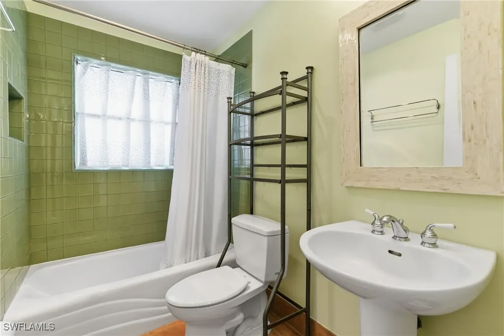 1235 Rordon Avenue Naples FL 34103