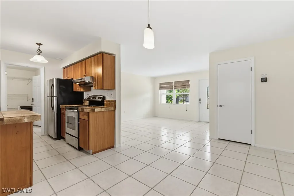 1235 Rordon Avenue Naples FL 34103