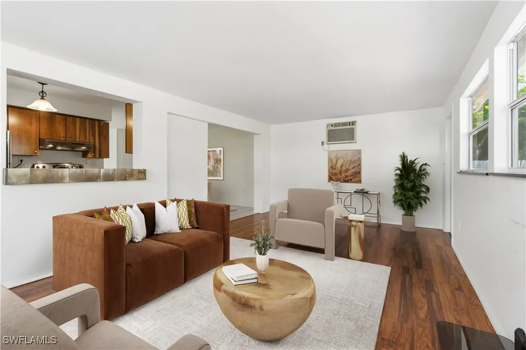 1235 Rordon Avenue Naples FL 34103