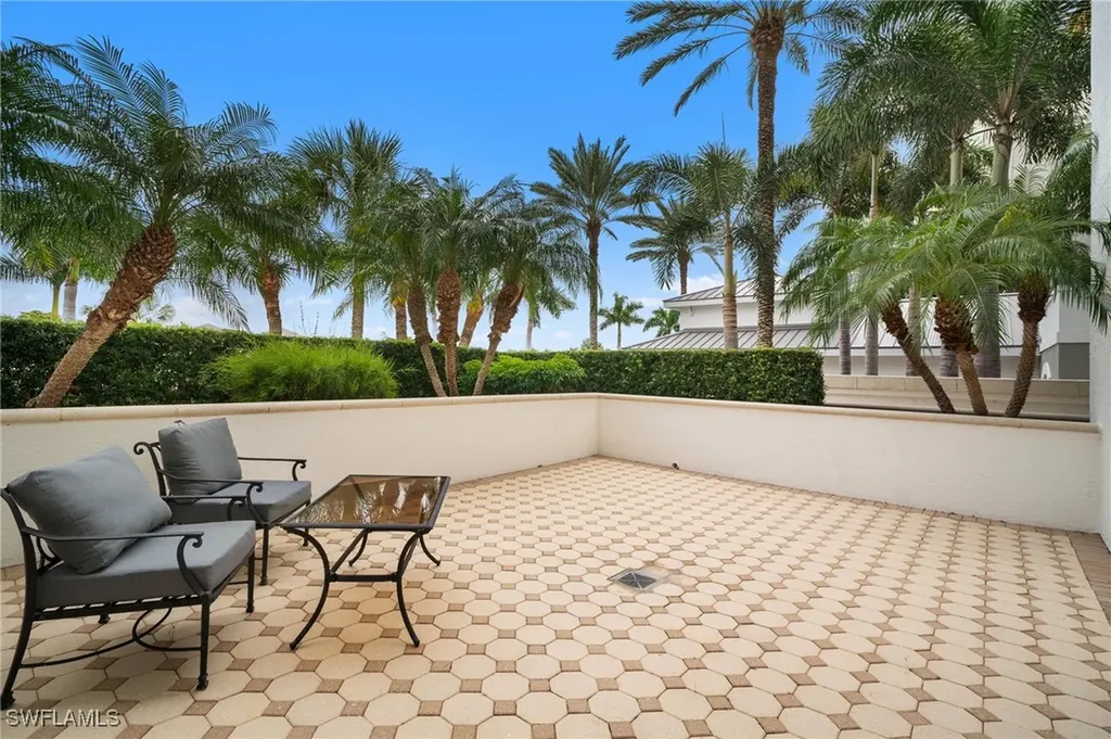 300 Dunes Boulevard Naples FL 34110