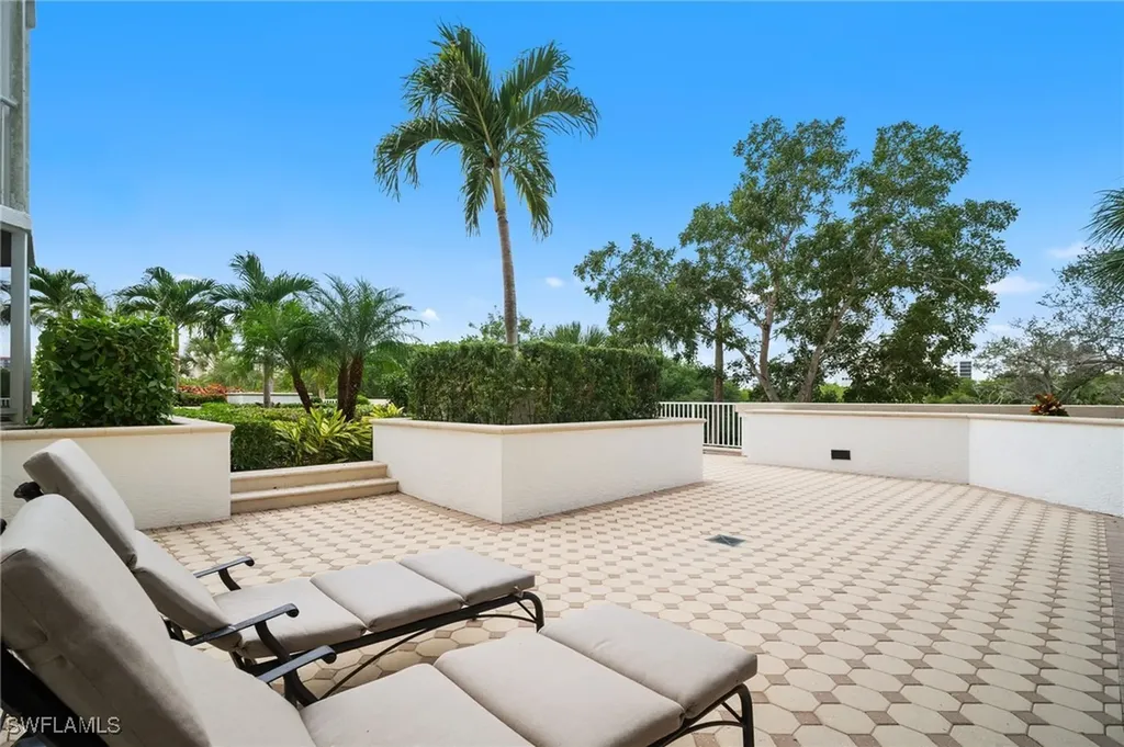 300 Dunes Boulevard Naples FL 34110
