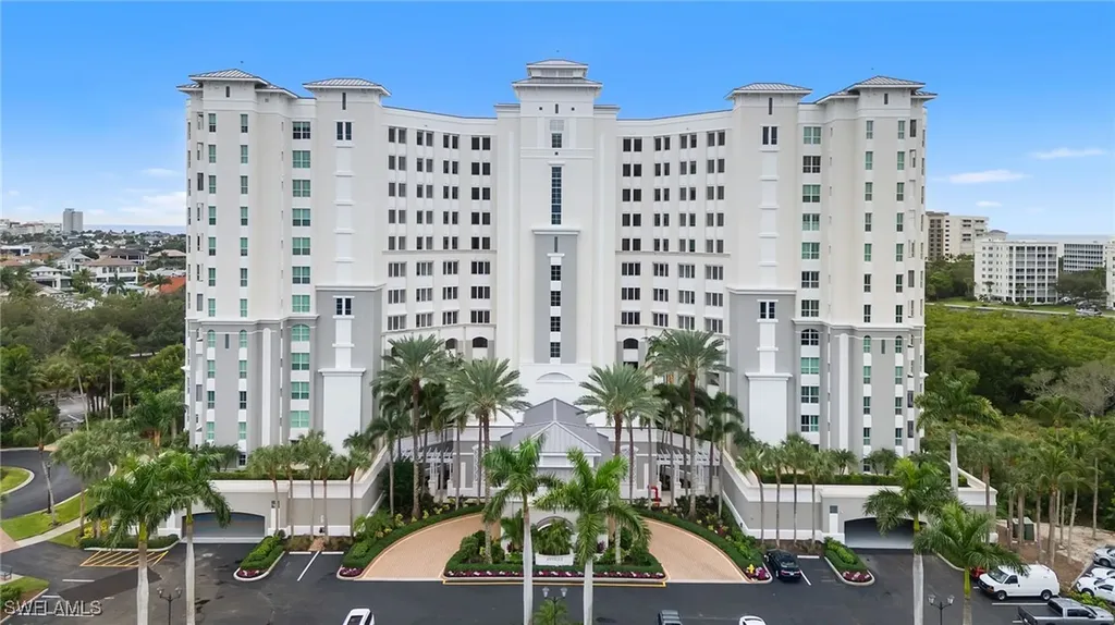 300 Dunes Boulevard Naples FL 34110