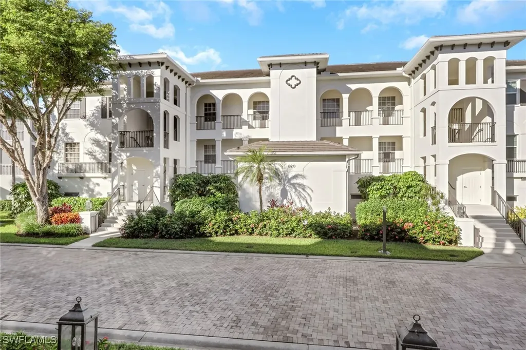 820 Bentwater Circle Naples FL 34108