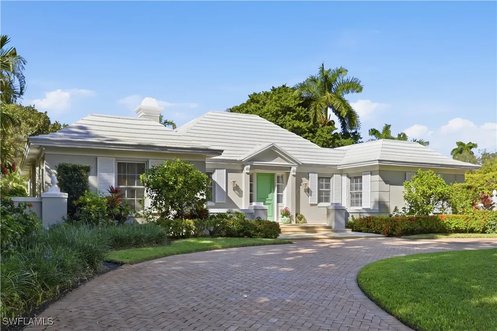 2700 Lantern Lane Naples FL 34102