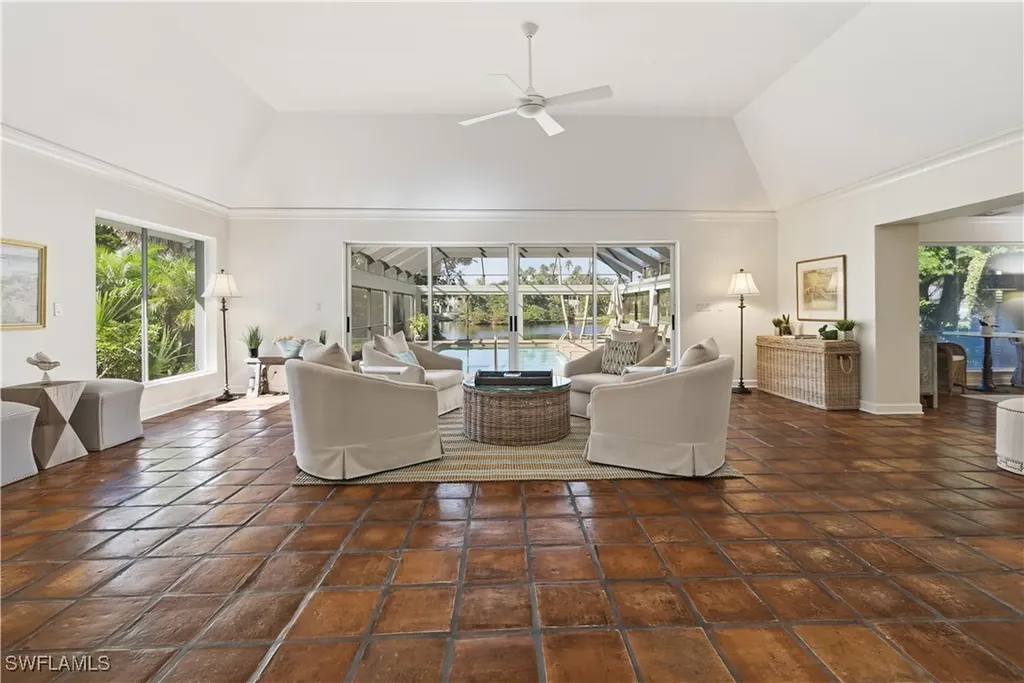 2700 Lantern Lane Naples FL 34102