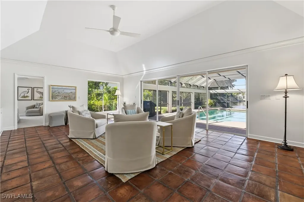 2700 Lantern Lane Naples FL 34102