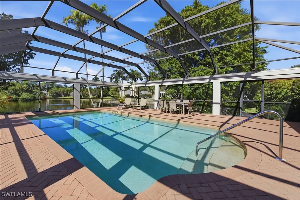 2700 Lantern Lane Naples FL 34102