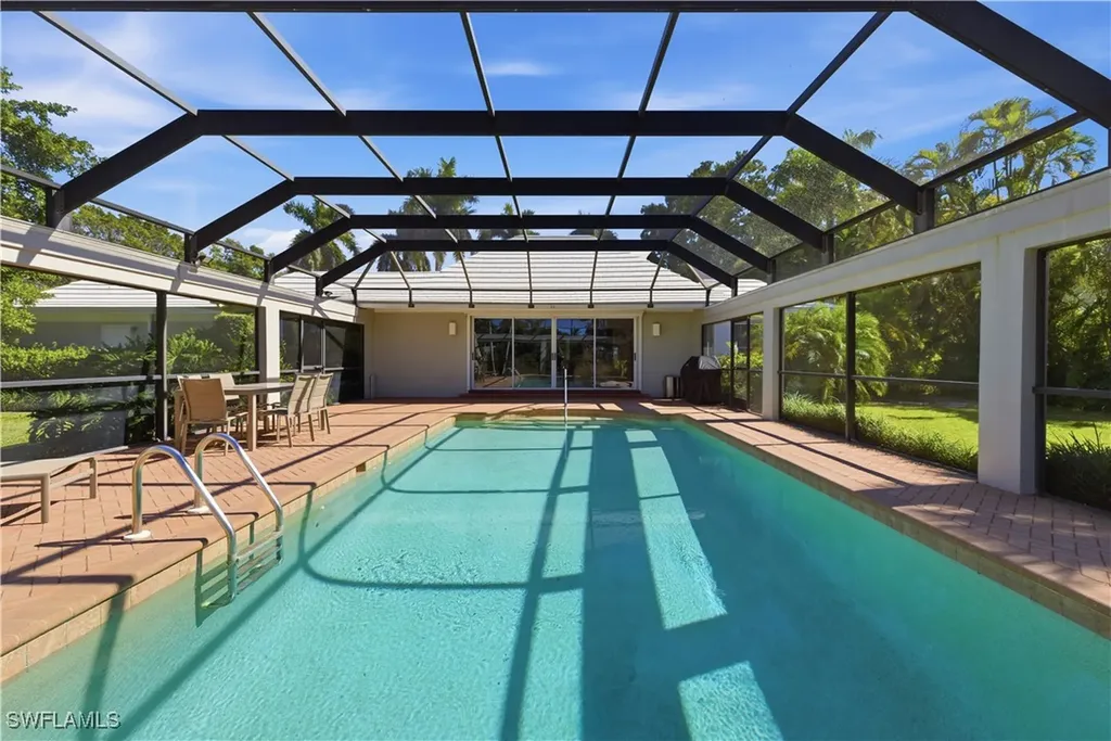 2700 Lantern Lane Naples FL 34102