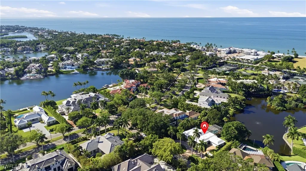 2700 Lantern Lane Naples FL 34102