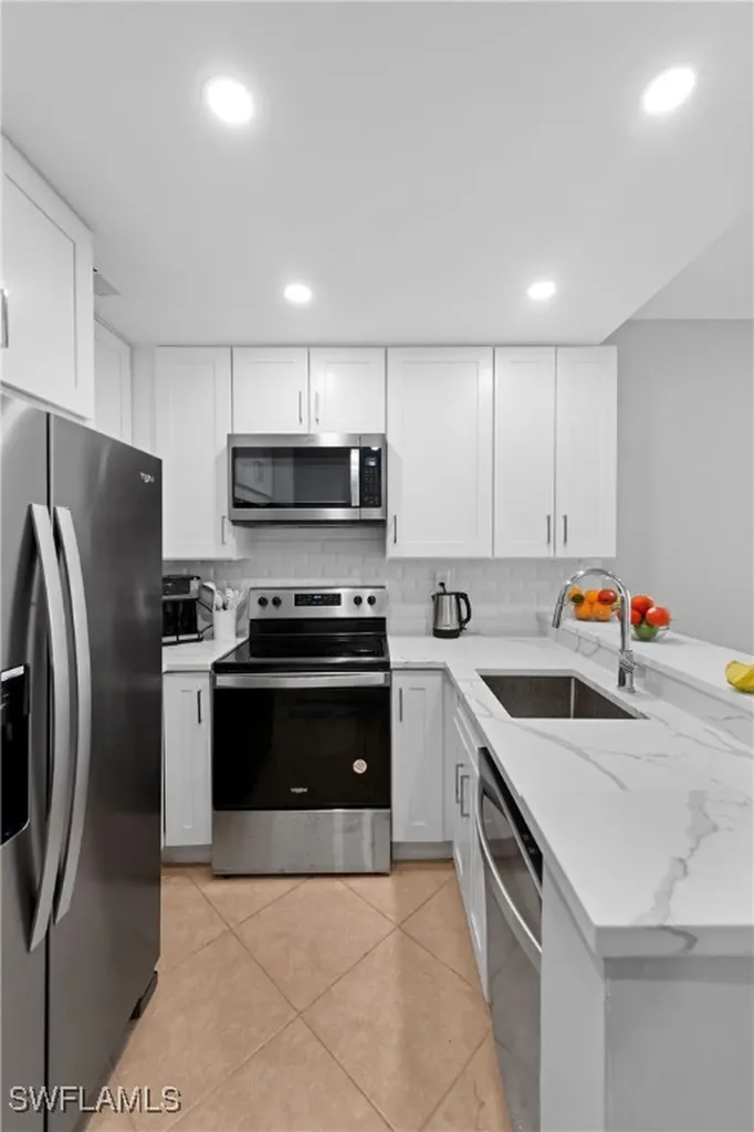 3320 Olympic Drive Naples FL 34105