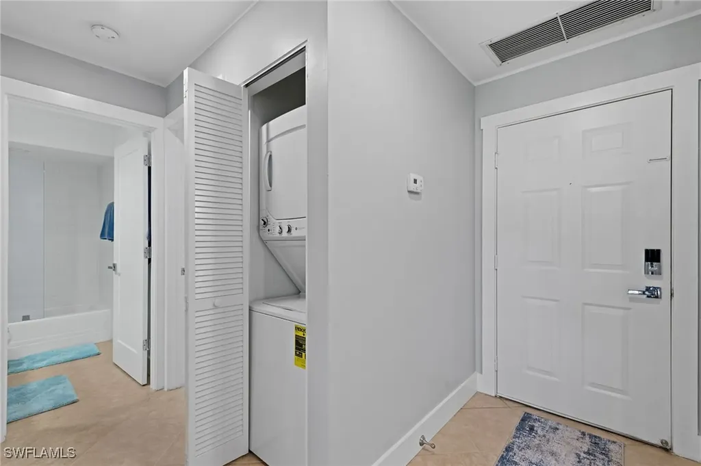 3320 Olympic Drive Naples FL 34105