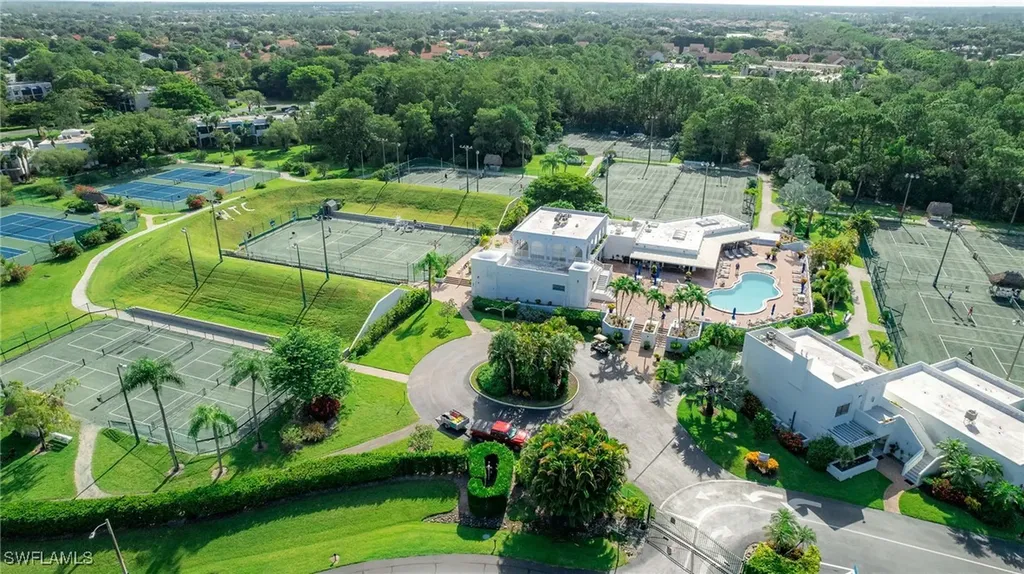 3320 Olympic Drive Naples FL 34105