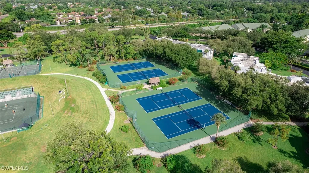 3320 Olympic Drive Naples FL 34105