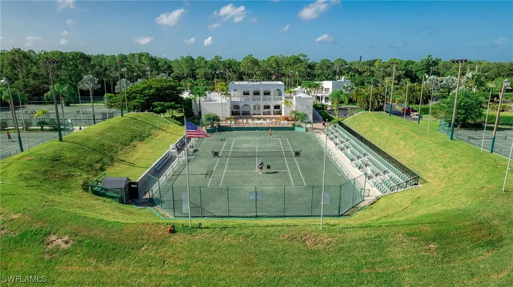 3320 Olympic Drive Naples FL 34105