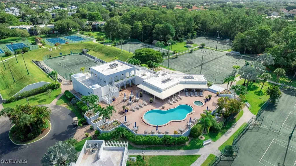 3320 Olympic Drive Naples FL 34105