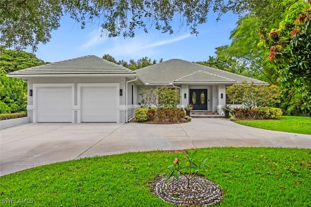 5730 Golden Gate Parkway Naples FL 34116