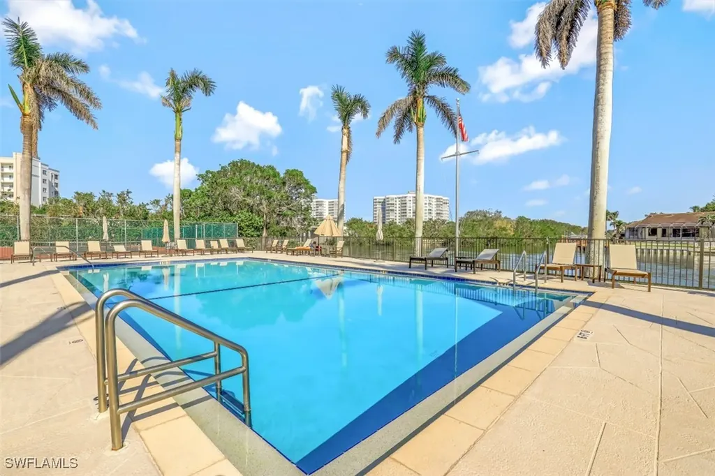 11116 Gulf Shore Drive Naples FL 34108