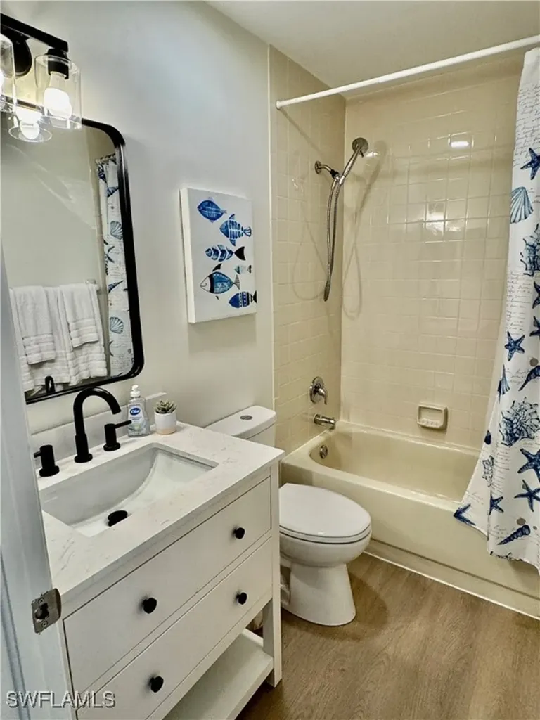 645 Squire Court Naples FL 34104