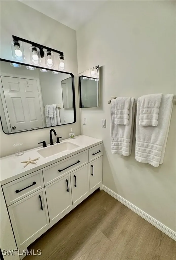 645 Squire Court Naples FL 34104