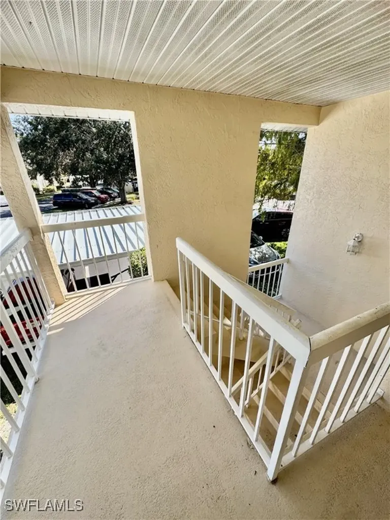 645 Squire Court Naples FL 34104
