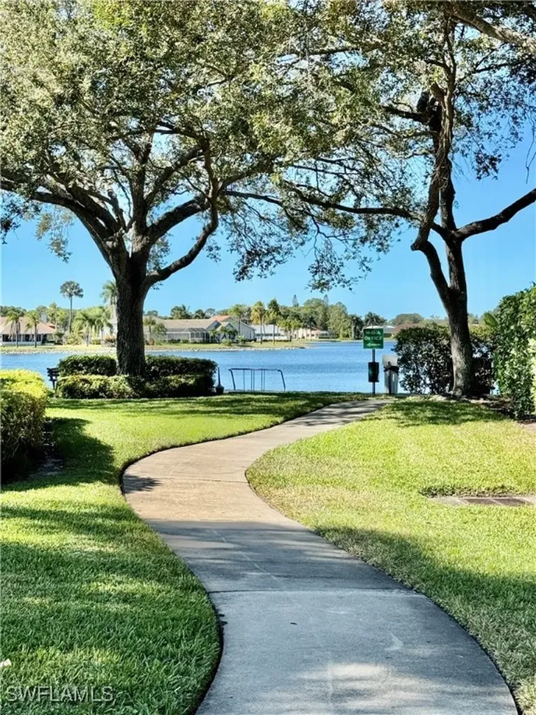 645 Squire Court Naples FL 34104