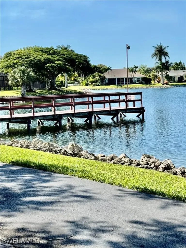 645 Squire Court Naples FL 34104