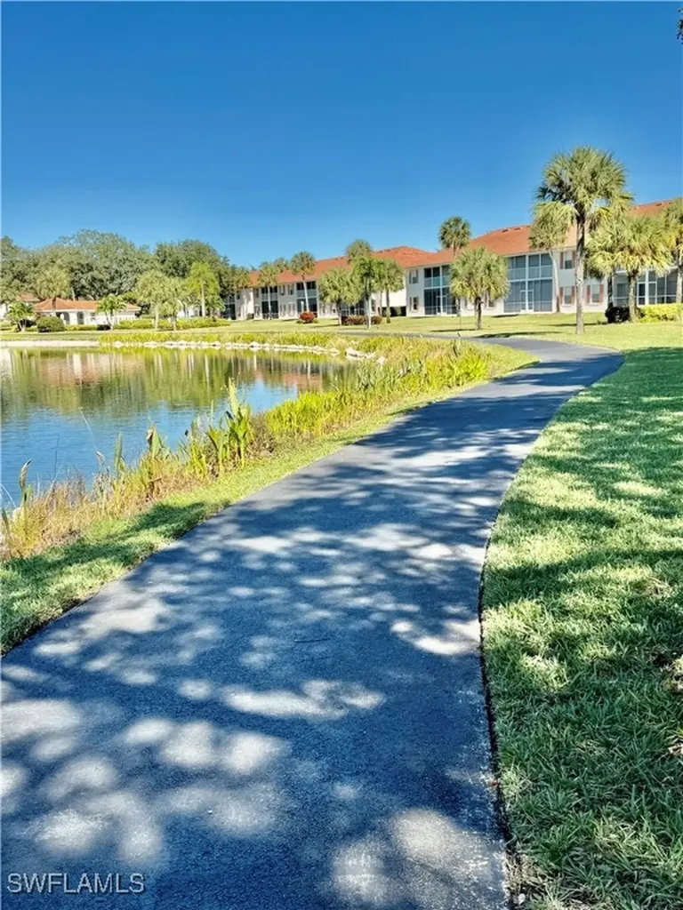 645 Squire Court Naples FL 34104