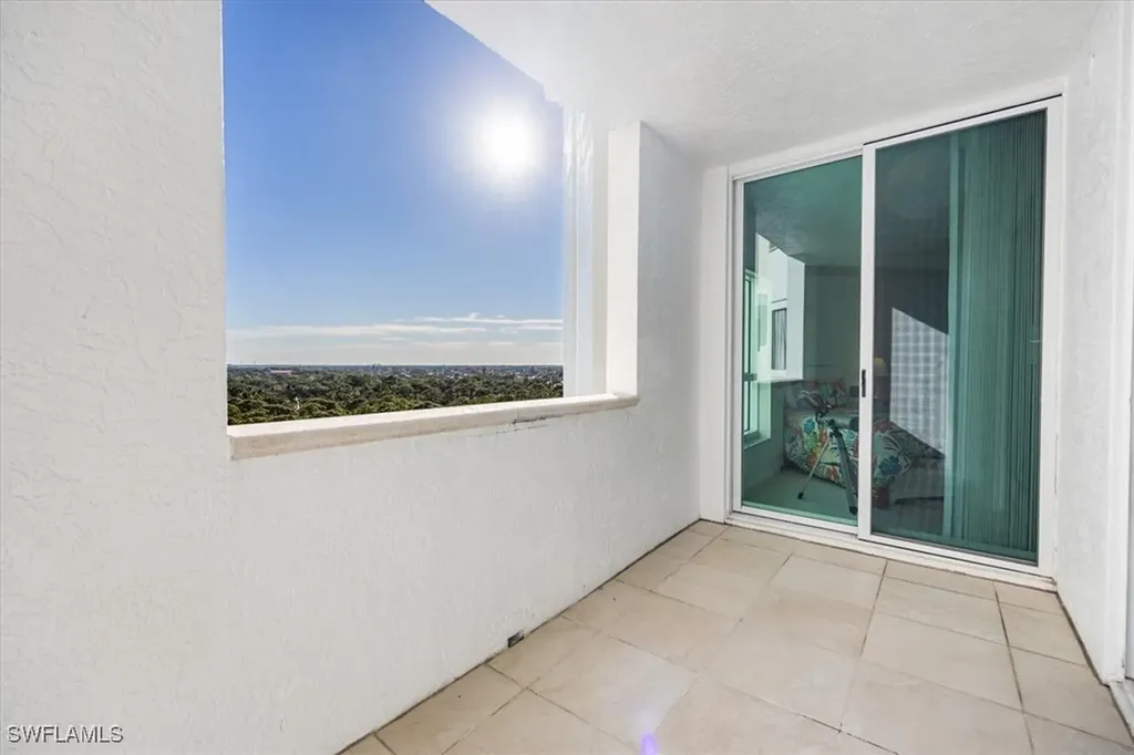 295 Grande Way Naples FL 34110