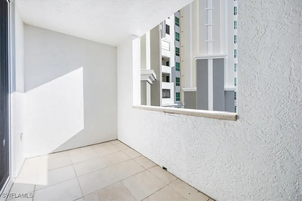 295 Grande Way Naples FL 34110