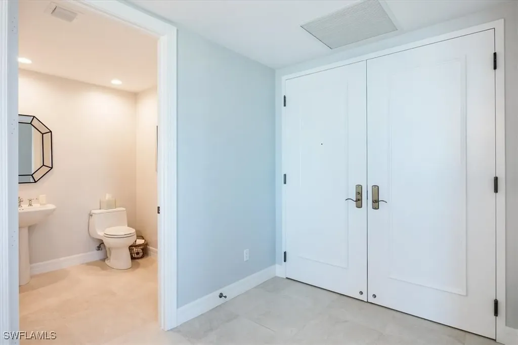 295 Grande Way Naples FL 34110