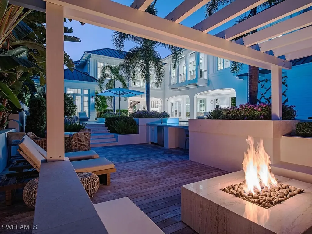 Naples FL, 1675 Gordon Drive