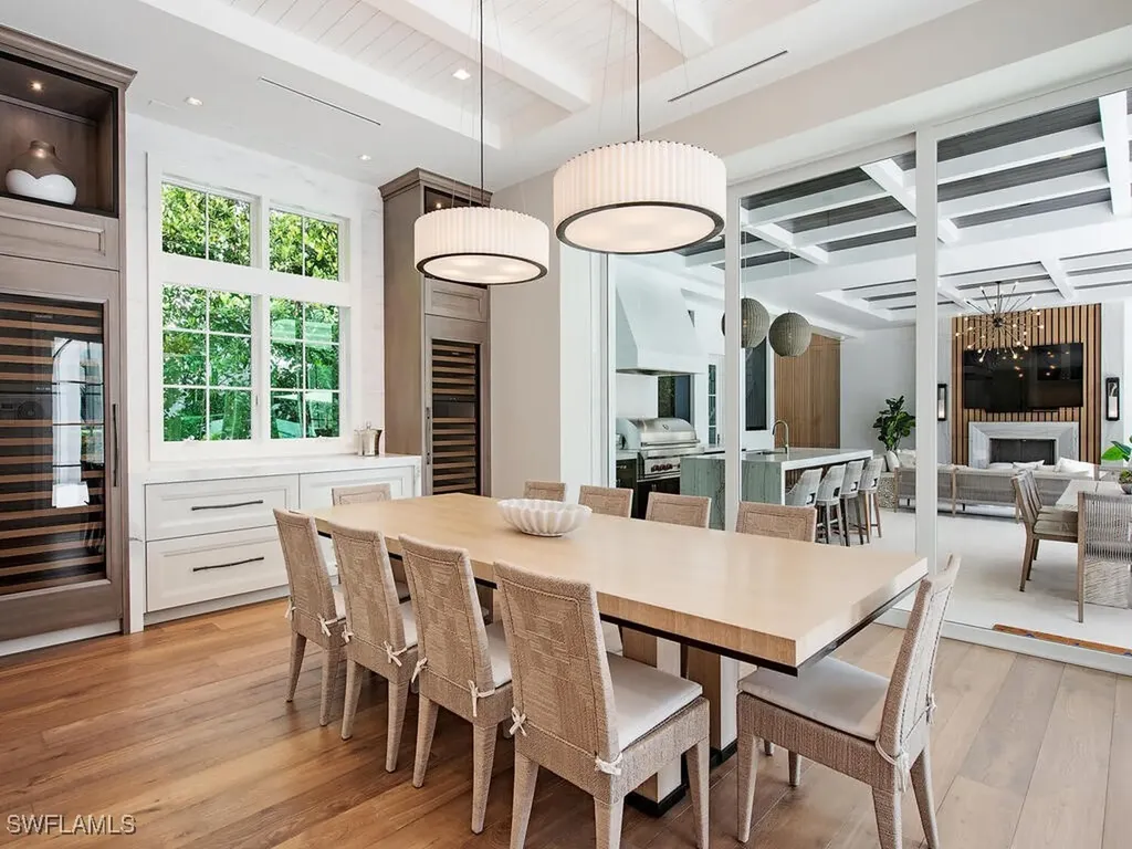 1675 Gordon Drive Naples FL 34102