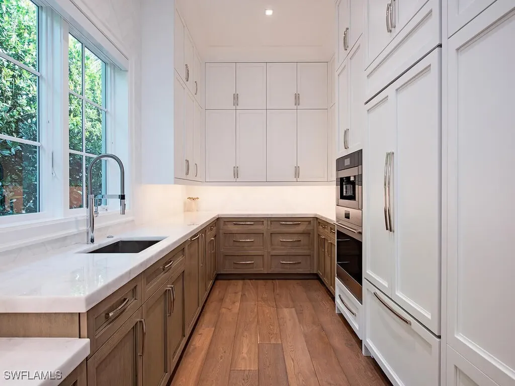 1675 Gordon Drive Naples FL 34102